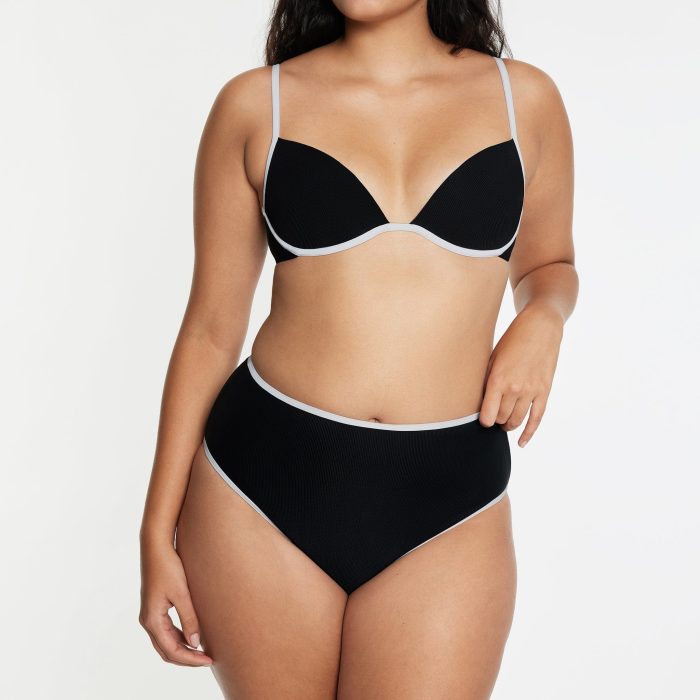 SCOOP_HIGHWAIST_JET_9307_e5b58e03-a563-4a05-b83f-f464a4d44d8e.jpg